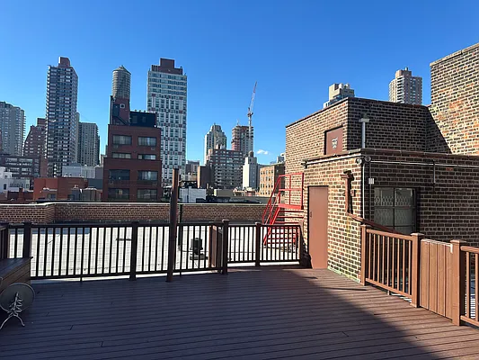 Rented by Sotheby's International Realty | media 9