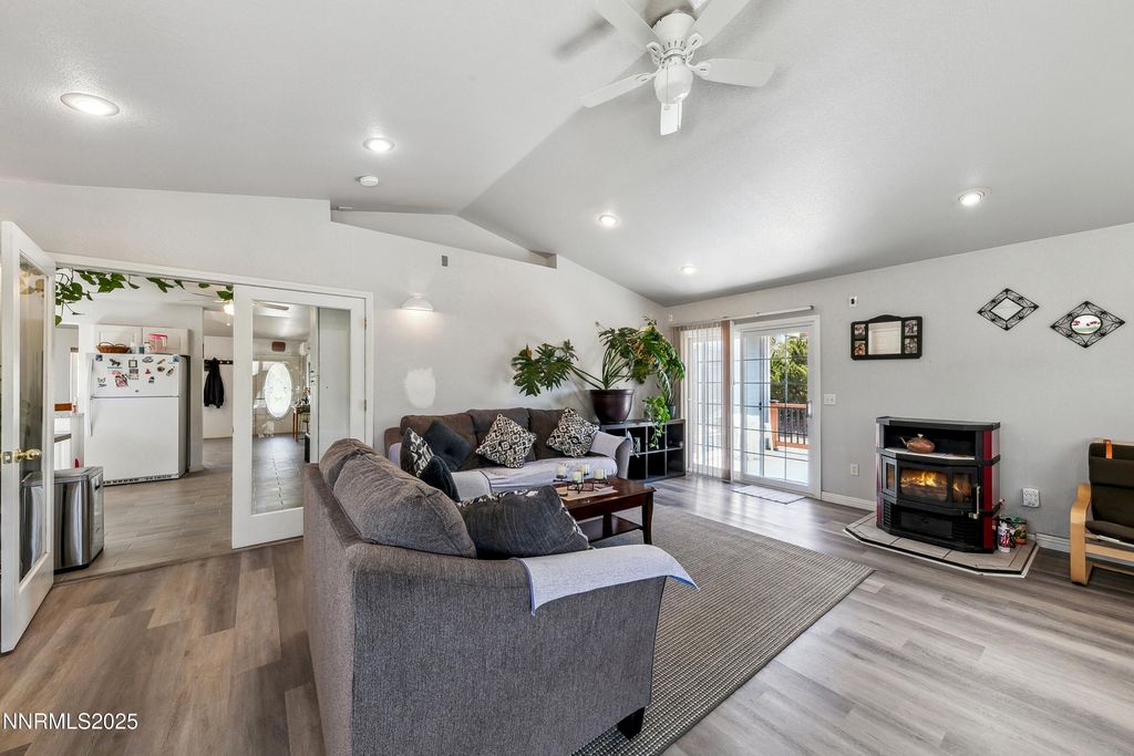 21 Fox Ln, Mason Valley, NV - View 6