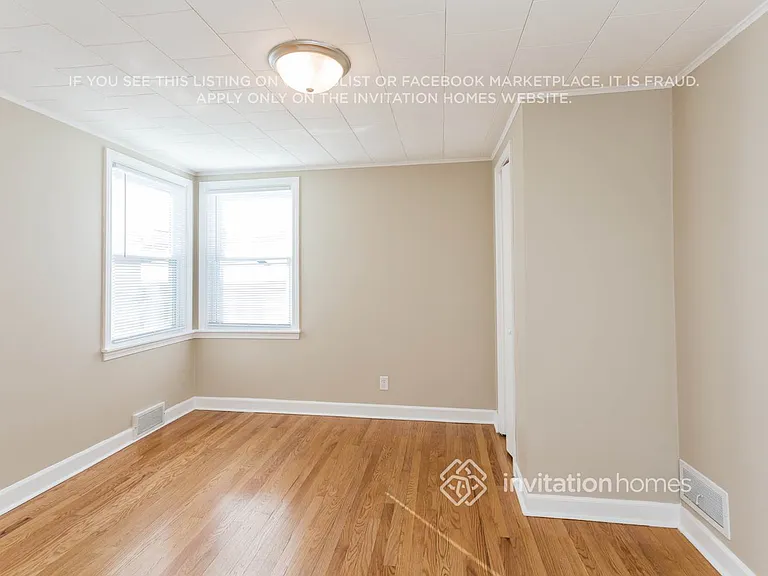 2526 Maple St — Photo 14