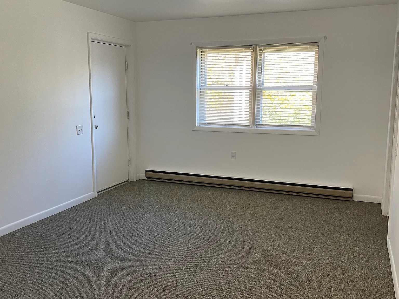 2 bed, 980 sqft, $1,200 — Photo 2