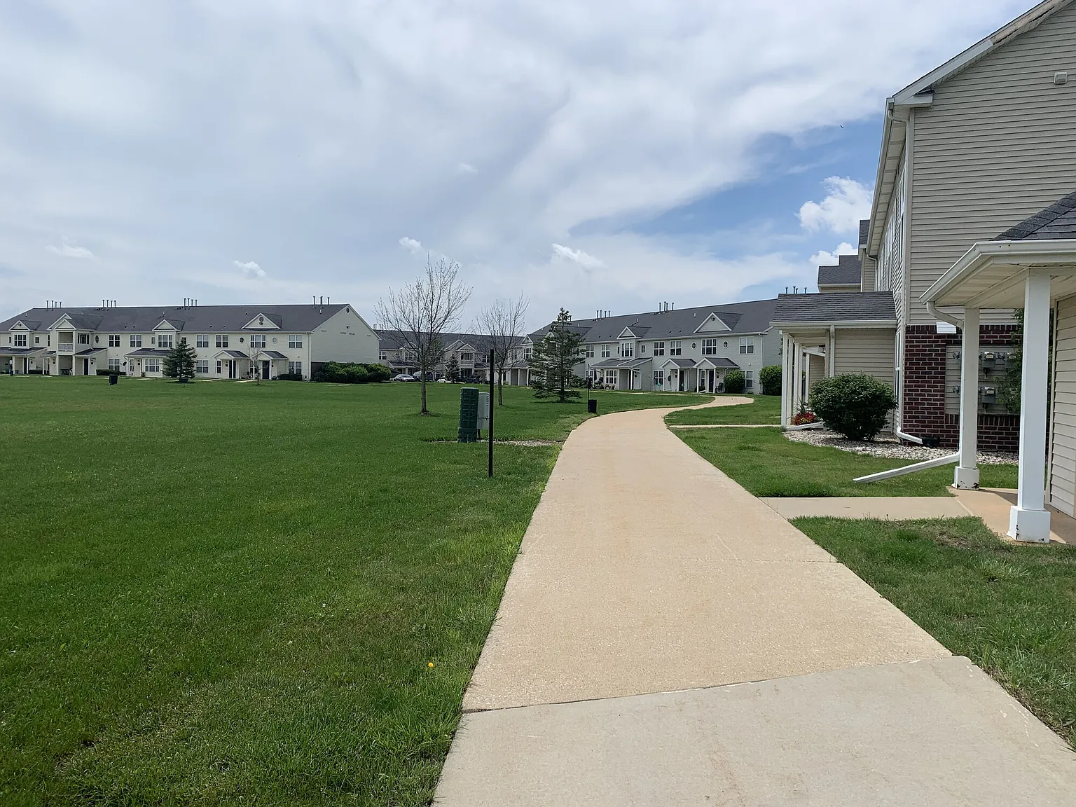 Townsend Apartments — Photo 2