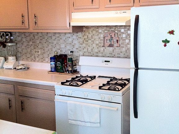 4th image of 433 James Ct Unit A