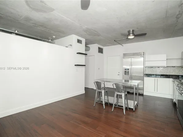 690 SW 1st Ct, Miami, FL