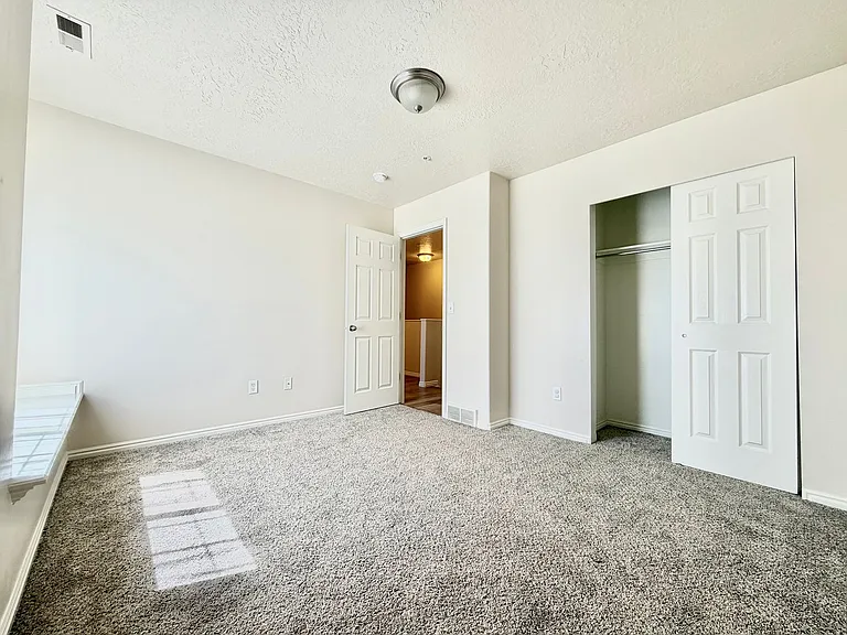 6353 W Passenger Ln — Photo 18