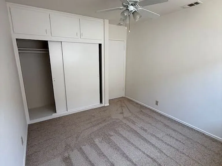 11813 Iowa Ave — Photo 12