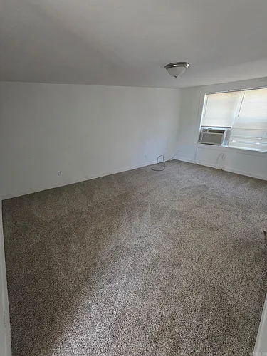 1008 Kavanaugh Blvd #4 Photo 1