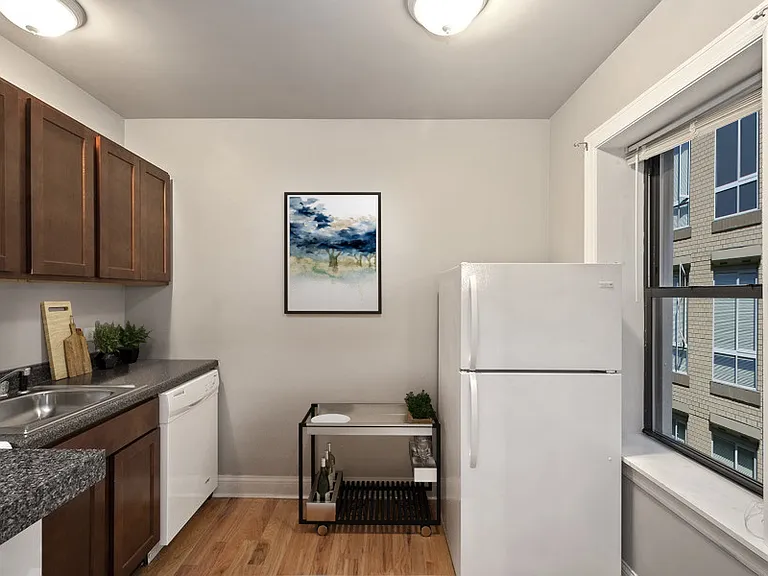 1347 North Dearborn Street — Photo 9