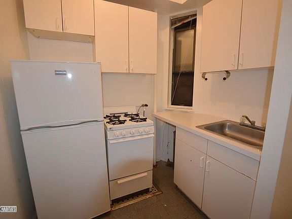 5th image of 331 E 14th St APT 3A