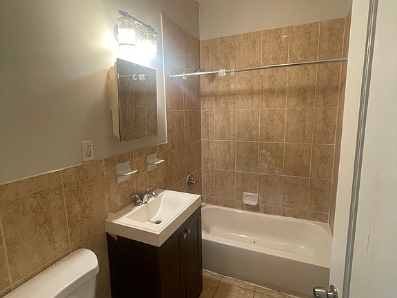 4th image of 59 Park Ave APT 2