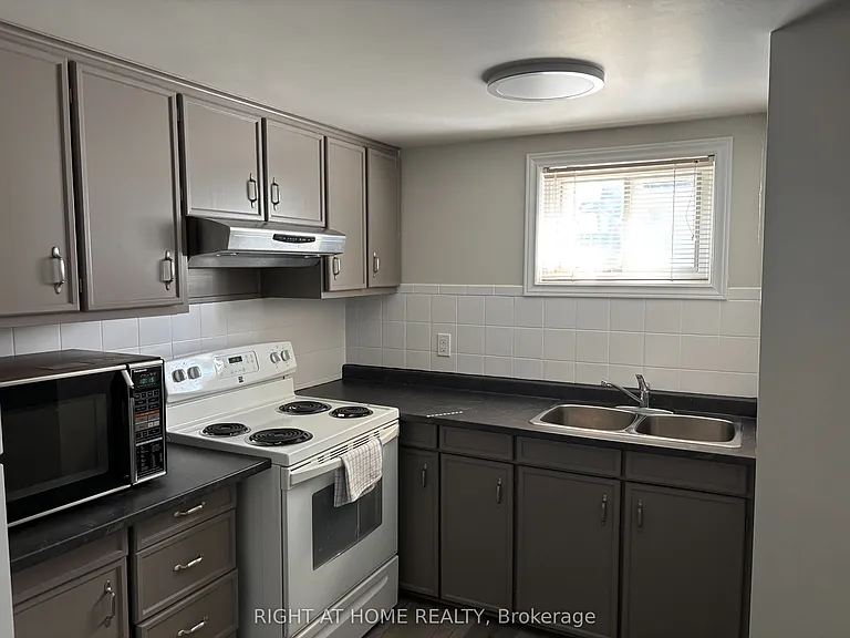 41 Deerhurst Ave — Photo 1