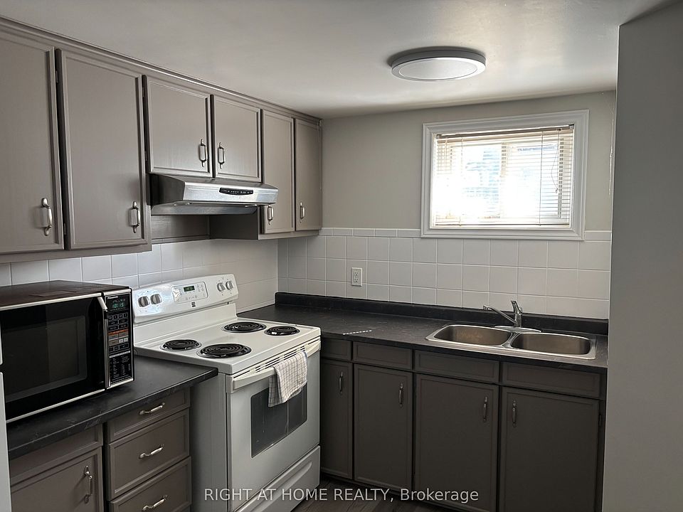 1st image of 41 Deerhurst Ave