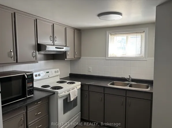 41 Deerhurst Ave, Toronto, ON M9N 3A6