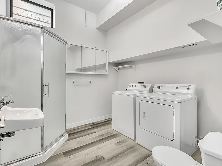 24 Taft Cres — Photo 16