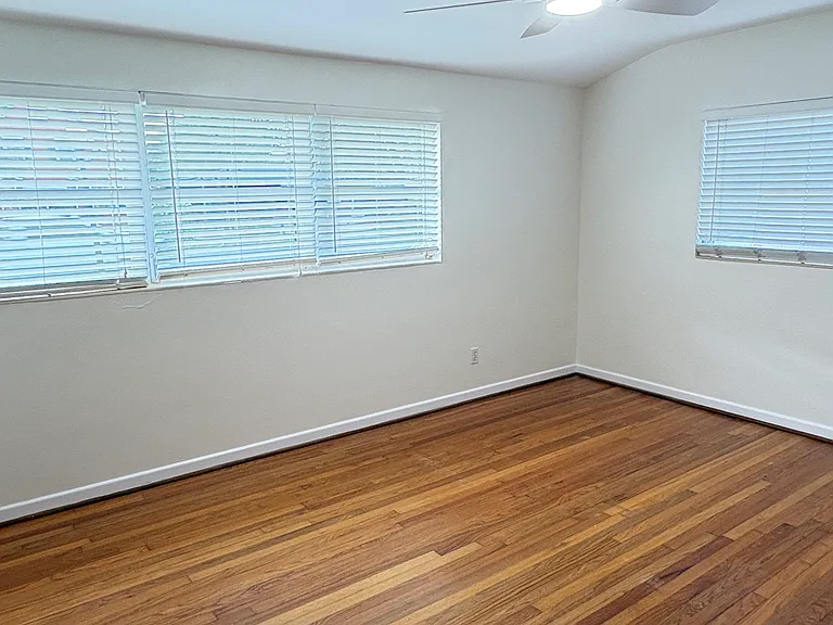 3243 N Orange Ave — Photo 24