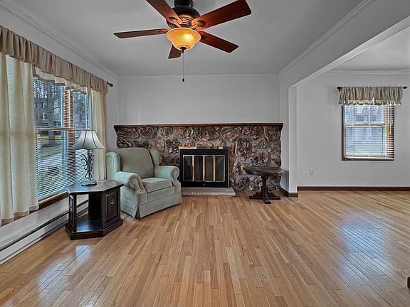 5th image of 105 Tanglewood Dr