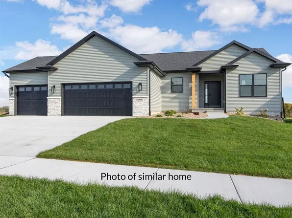 7501 Country Brook Dr NW, Cedar Rapids, IA 52405