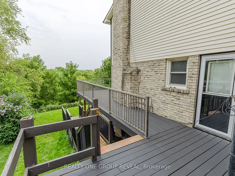 326 Prince Of Wales Dr — Photo 31