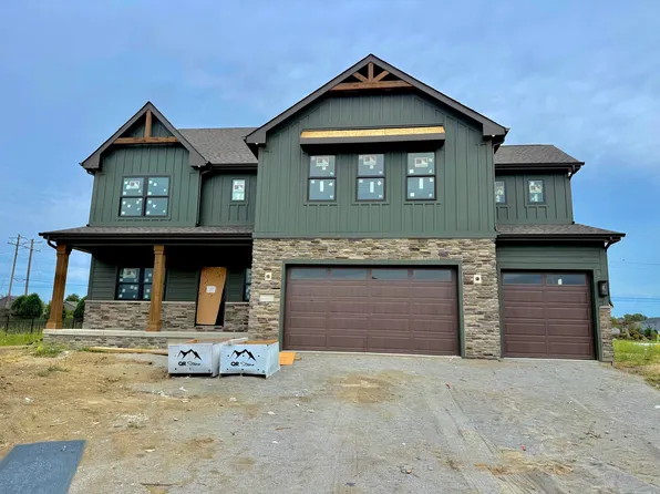 8302 Wyman Dr, Saint John, IN 46373