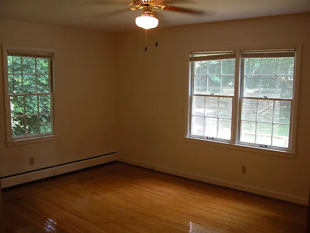 609 S Main St #1 — Photo 4