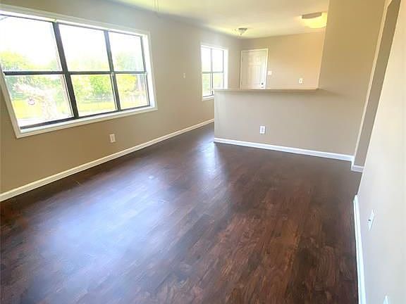 2nd image of 3620 Southmore Blvd #10