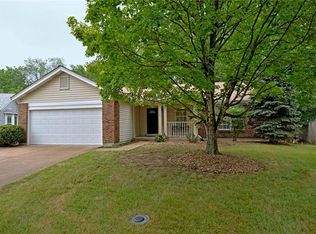 369 Woodrun Dr, Ballwin, MO