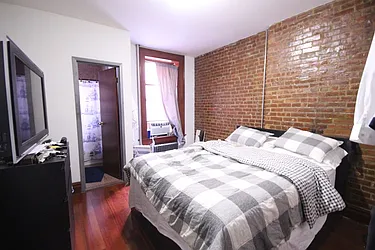 Rented by Dynamik Realty