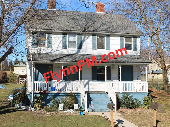 229 Thomas St, Mount Pleasant, PA 15666