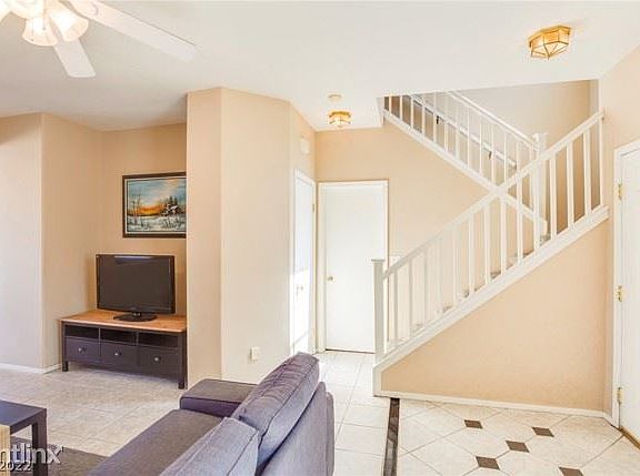 4th image of 10776 Tottenham Ave
