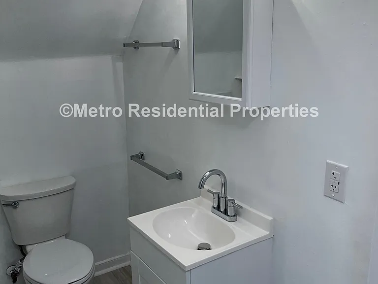 1014 Nelson St — Photo 24