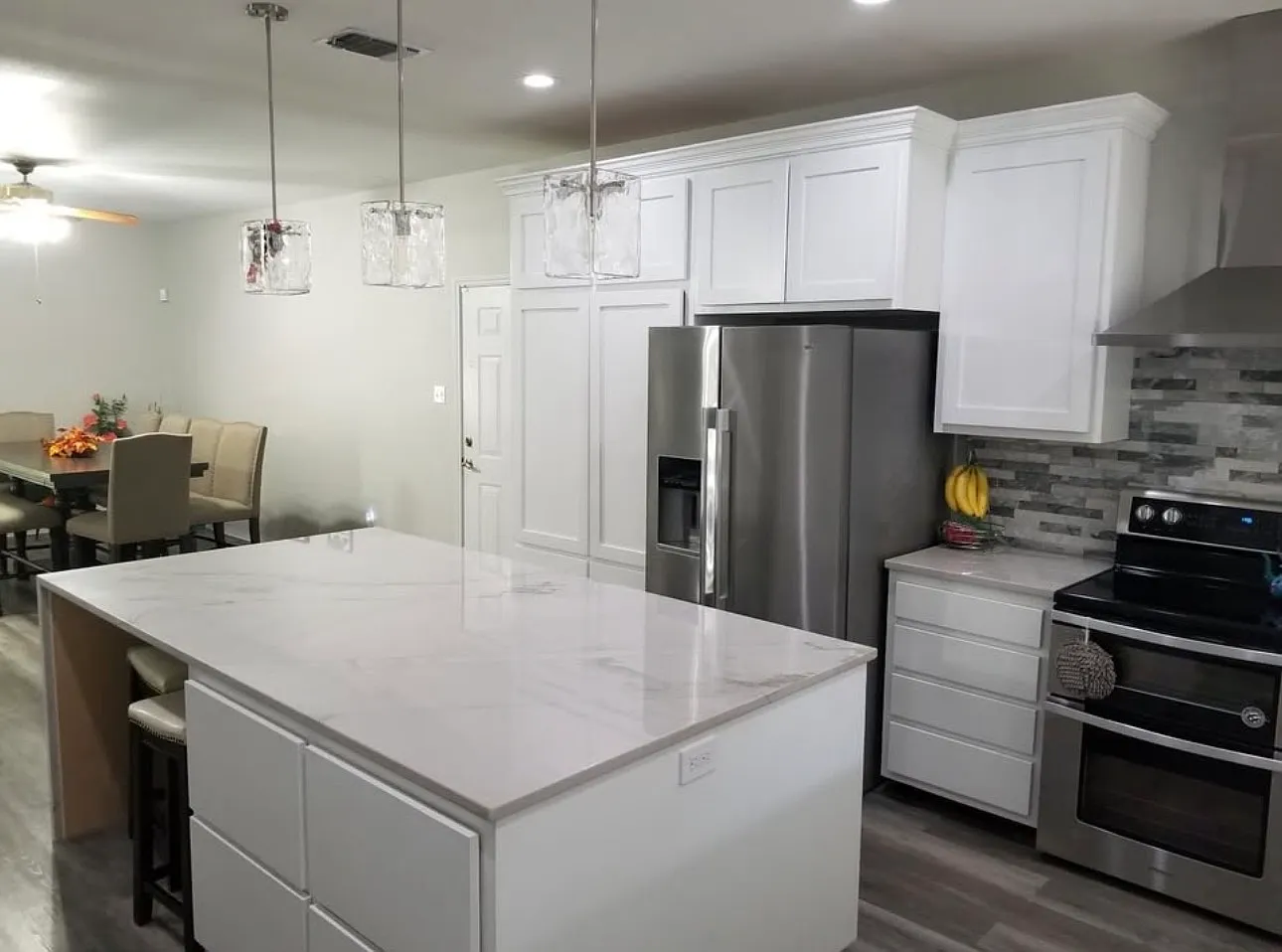 3 bed, 2339 sqft, $2,600 — Photo 4