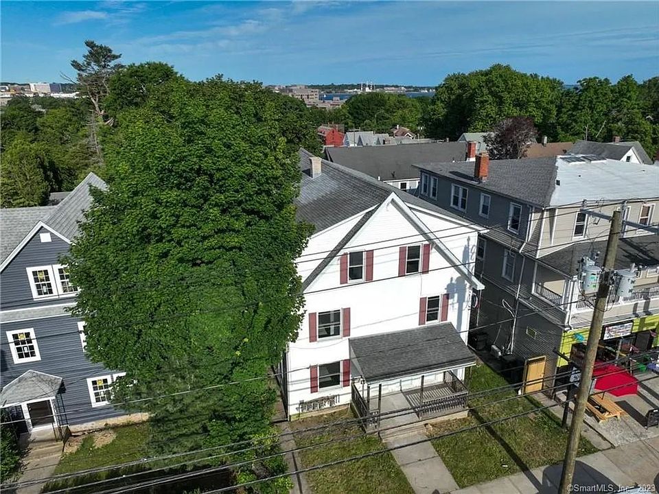 1st image of 200 Montauk Ave #3A