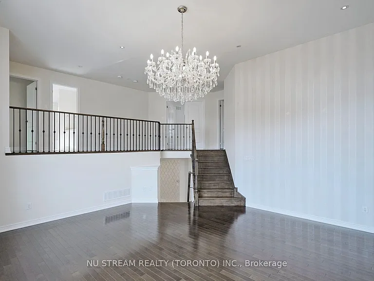 73 Serano Cres — Photo 20