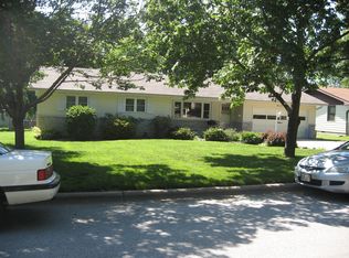 1835 S Thelma Ave, Springfield, MO 65807