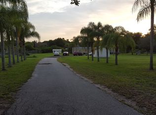 2303 SE 33rd St, Ruskin, FL 33570