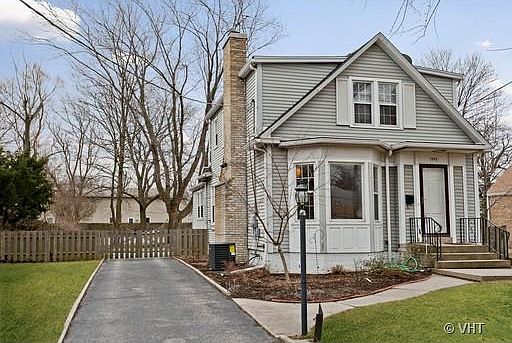 1st image of 1945 W Wilmette Ave