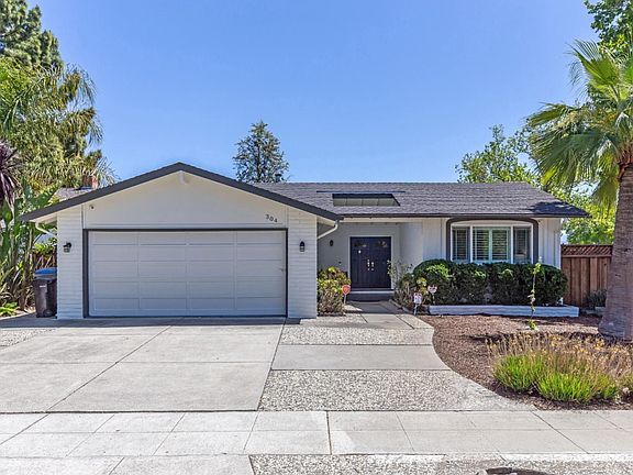 3rd image of 304 Grandpark Cir