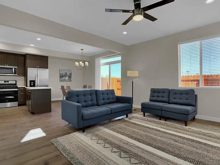 3792 Venice Grv — Photo 5