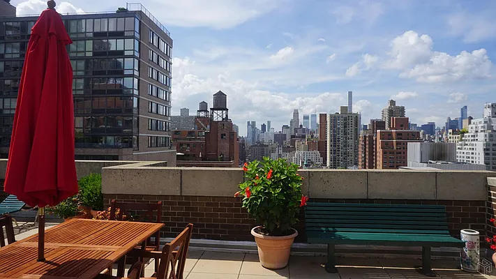 Rented by Halstead Real Estate | media 15