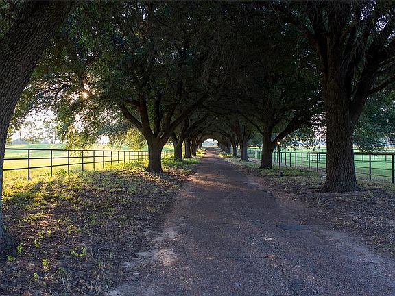 2nd image of 16298 County Road 424