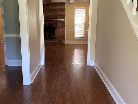 3rd image of 811 Lake Laurie Dr