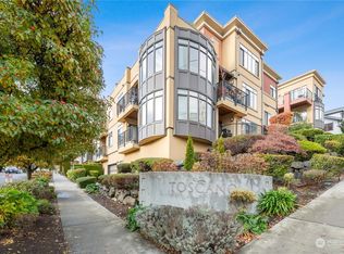 907 Warren Ave N APT 303, Seattle, WA 98109
