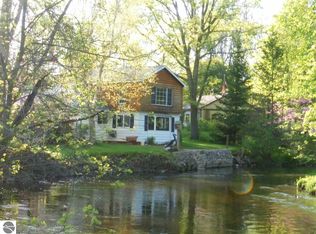 8143 Rainbow Trl, Marion, MI 49665