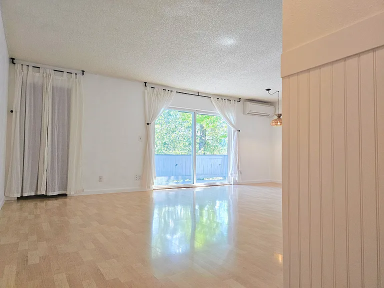 16850 SW Gleneagle Dr — Photo 2