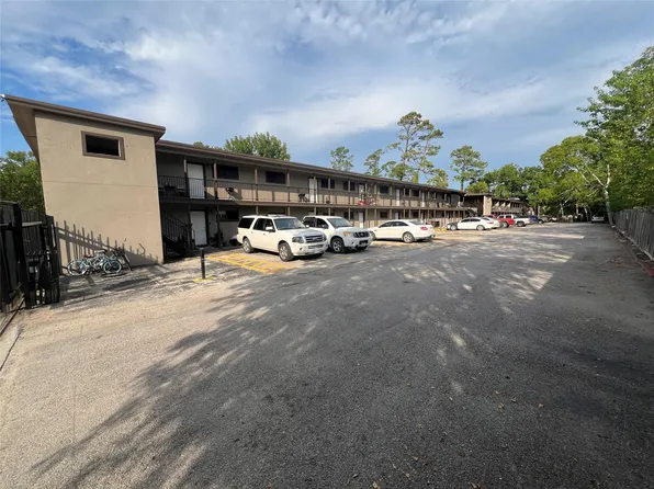 515 Fm 517 Rd E, Dickinson, TX 77539