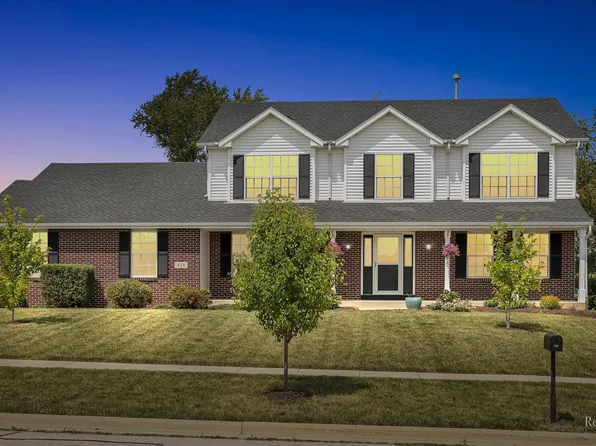 424 Sherman Ln, Poplar Grove, IL 61065