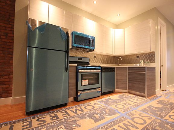 2nd image of 212 Wyckoff Ave #1STRIGHT