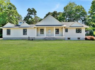 47 Galloway Ln, Valhalla, NY 10595