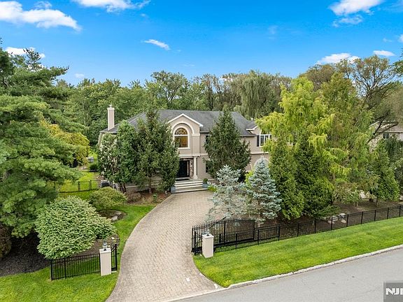 2nd image of 74 Sherwood Road