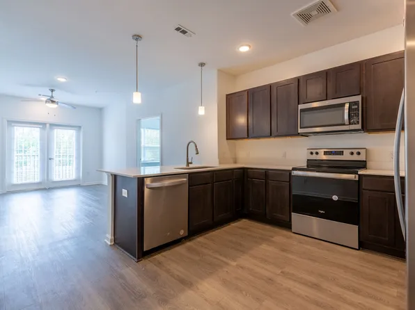 Exchange at Steele Creek, 10615 Steele Creek Rd #212, Charlotte, NC 28273