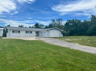 475 E Lake Dr, Tarpon Springs, FL 34688